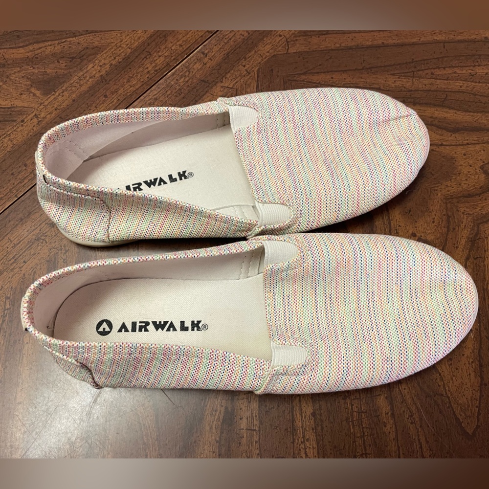 Airwalk Women's Multicolor Slip-On Flats Size 8 EUC